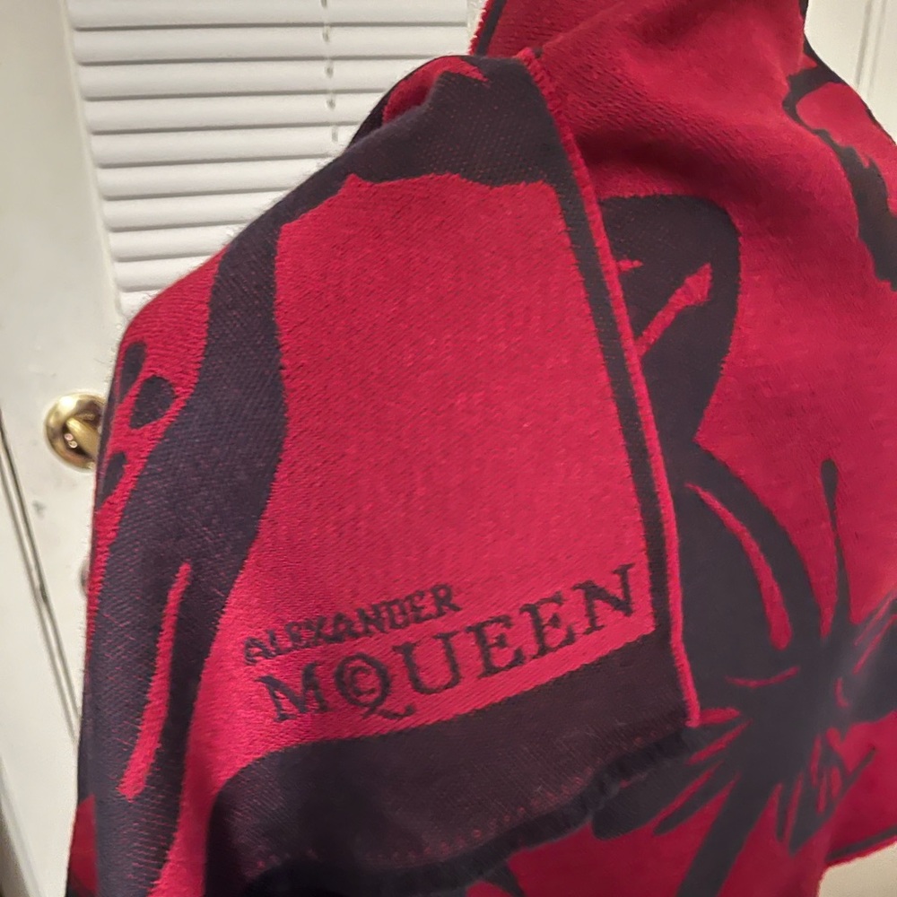 ALEXANDER MCQUEEN AUTHENTIC RARE SKULL EYELASH STYLE FRINGES WRAP